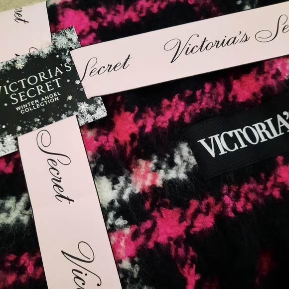 Victoria's Secret Scarf - Picture 2 of 4
